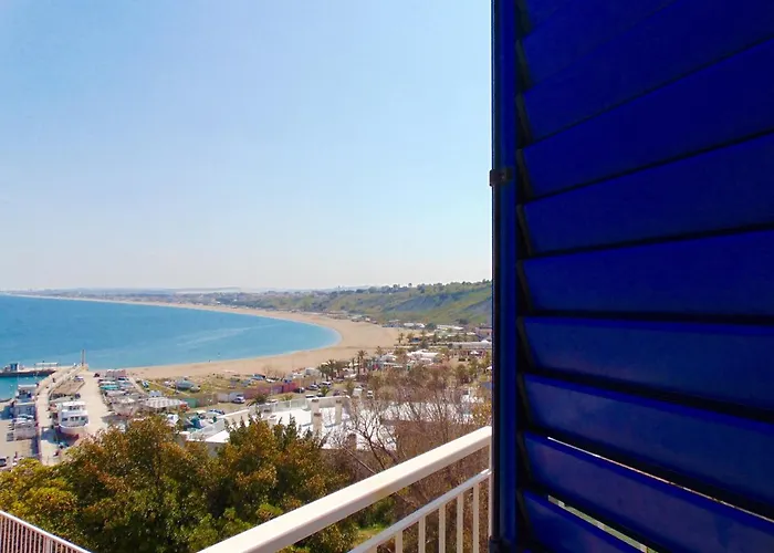 N019 - Numana, Prestigioso Quadrilocale Vista Mare Διαμέρισμα *